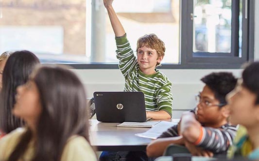 kids using HP laptops